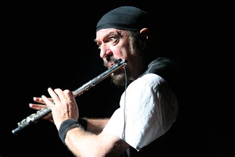 Ian Anderson: il menestrello dei Jethro Tull oggi compie 78 anni