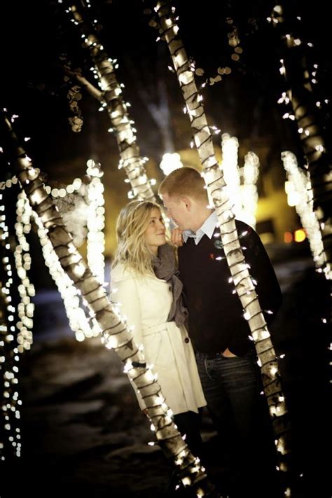 10 Romantic Winter Engagement Photo Ideas 2023