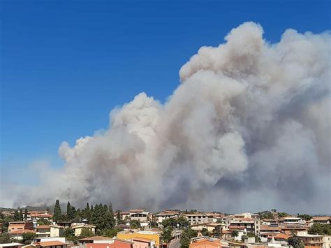 Incendi Sardegna Fiamme Ad Aritzo Vicino A Nuoro Ai Piedi Del