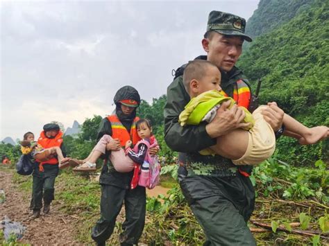 抗洪抢险救援，武警官兵在行动！抗洪抢险救援新浪新闻