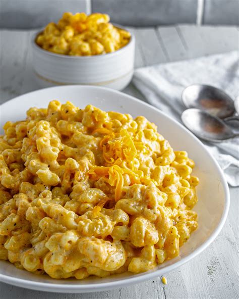 Crock Pot Mac and Cheese - CheekyKitchen