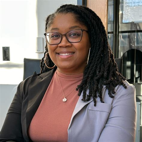 Washington Agents, 915 Compass Real Estate Agents - Compass