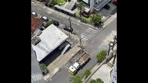 Obra da prefeitura causa vazamento de gás e rua é interditada nas