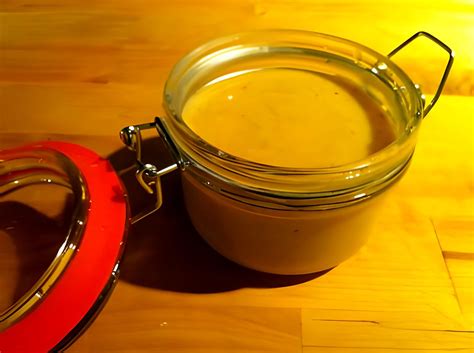 Recette de Pâte à tartiner chocolat blanc noisettes