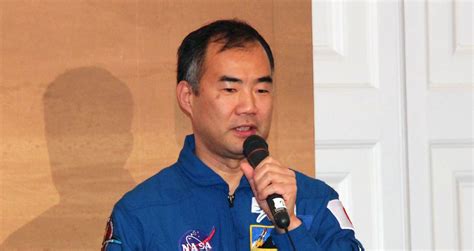 宇宙飛行士・野口聡一さんが宇宙で一番恋しかったものとは？｜シネマトゥデイ