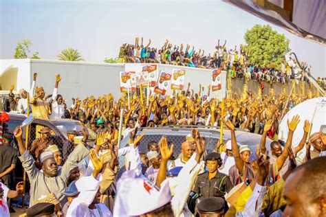 Photos Massive Crowd Receives Atiku In First Rally After Us Trip