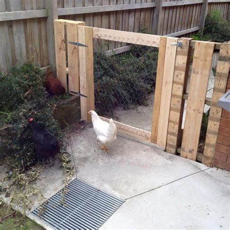 Diy Pallet Chicken Coop Or Hen House Easy Pallet Ideas