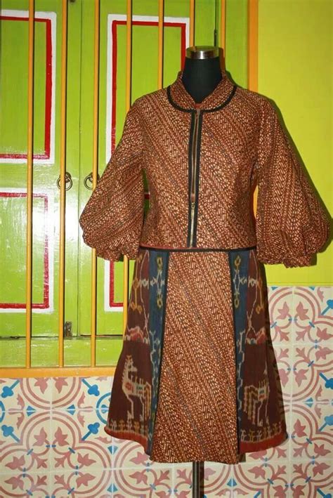 Inspirasi Terbaru Model Batik Kombinasi Tenun