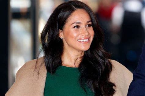 Meghan Markle E Pr Ncipe Harry Divulgam Foto In Dita De Archie Harrison