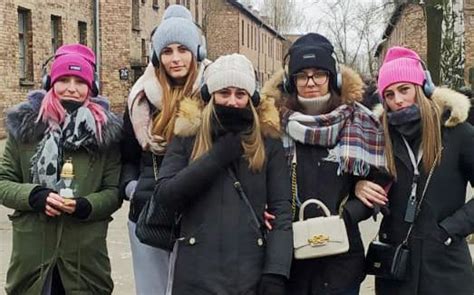 Cinque Studentesse Del Parentucelli Arzel In Visita Ad Auschwitz