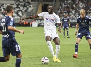 Amiens Sc Football Face Au Paris Fc L Amiens Sc Obtient Un Bon Nul