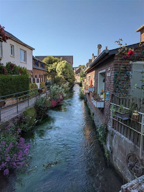 Au Bout Du Chemin De La Veule Veules Les Roses Fleuve Fleurs