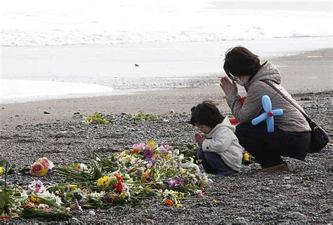 Images With Prayers Japan Marks Quake Tsunami Anniversary