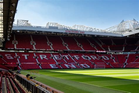 Manchester United fans give clear verdict on plans for Old Trafford ...