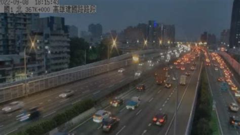 快訊／中秋連假國道塞爆 高雄多段塞成停車場 Yahoo奇摩汽車機車