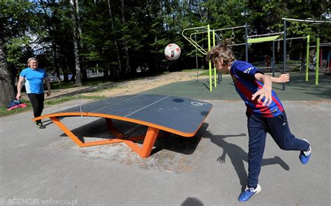 Sporty miejskie Teqball dotarł do Podkowy Leśnej Jest szansa że