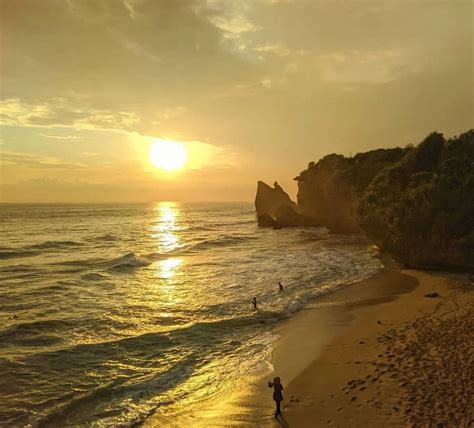 10+ Pantai Untuk Melihat Sunset di Gunungkidul, Apa Saja?