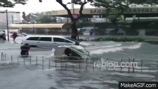 Hurricane Typhoon Mario Fung Wong Landfall Hits Philippines