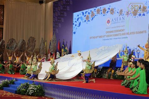 Cambodia Hosts 40th And 41st Asean Summits