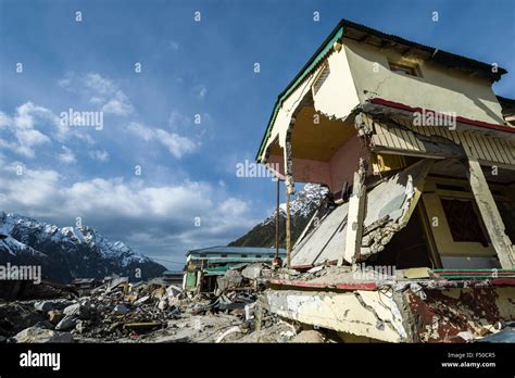 Kedarnath temple flood hi-res stock photography and images - Alamy