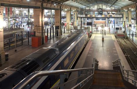 Paris la Gare du Nord évacuée à cause d un bagage abandonné le