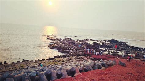 Discover Anjuna Beach Goa, Beaches in Goa, India - Indian Tourist Place