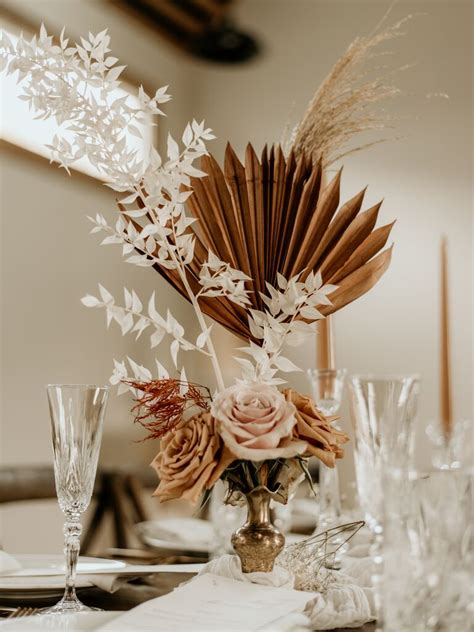 31 Dried Flower Wedding Ideas Bouquets Centerpieces And More