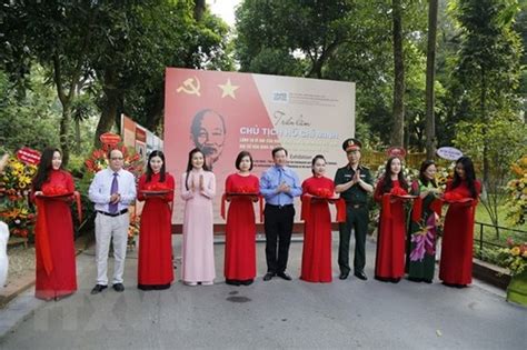 Er Ffnung Der Ausstellung Ber Pr Sident Ho Chi Minh