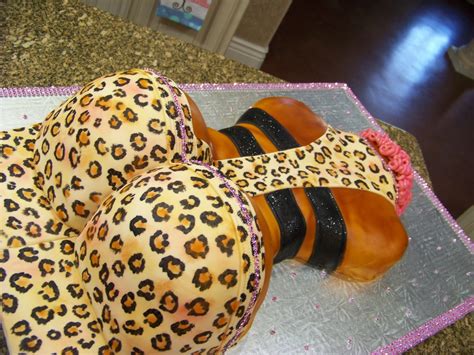 Nicki Minaj Booty Cake