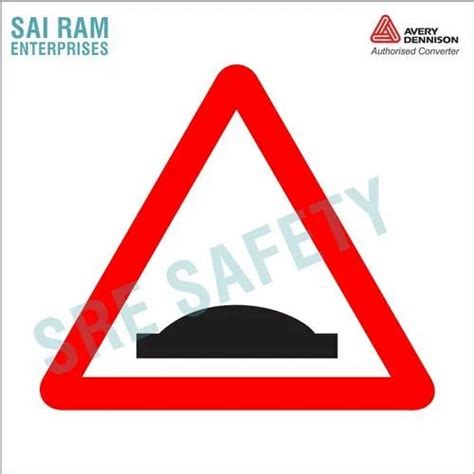 White Hump Sign Retro Reflective Road Signs, Thickness: 2mm, 900mm X ...