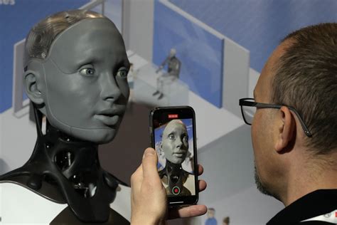 AI-powered humanoid works the crowd at tech show