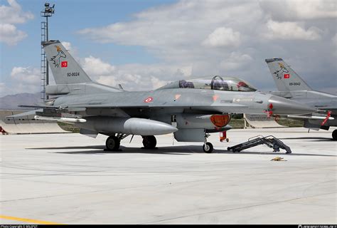 92 0024 Turkish Air Force General Dynamics F 16D Fighting Falcon Photo