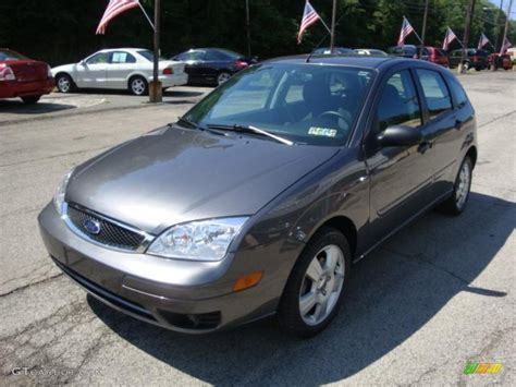 2007 Liquid Grey Metallic Ford Focus ZX5 SES Hatchback 33744721 Photo