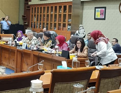 Komisi IX DPR RI Dorong Penyusunan RUU Cipta Lapangan Kerja B