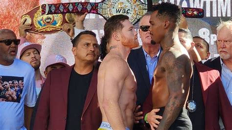 Canelo Álvarez y Jermell Charlo cumplen con el pesaje