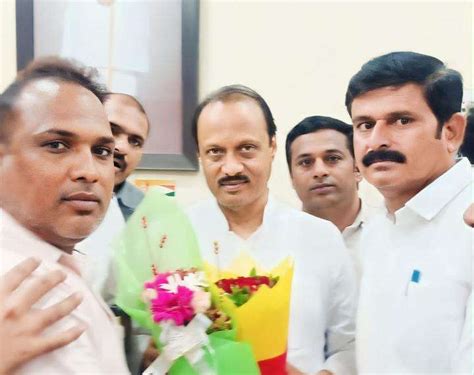 प्रलंबित मागण्यासाठी प्रकल्पग्रस्तांची अजित पवारांकडे Ajit Pawar मागणी