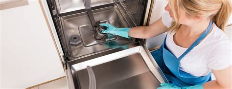 9 Tips to Keep Your Dishwasher Cleaning its Best | Clean dishwasher, Diy home repair, Dishwasher