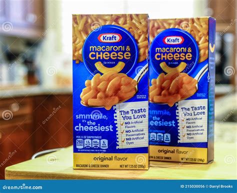 Two Boxes of Kraft Macaroni and Cheese Editorial Photo - Image of ...