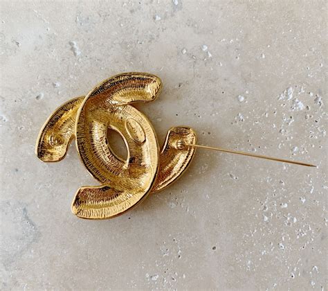 Vintage Brooch | CHANEL Jumbo Large Quilted CC Logo Monogram 80’s ...