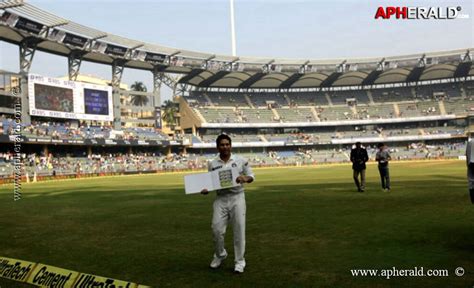 Sachin Tendulkar s last Test Match Pics