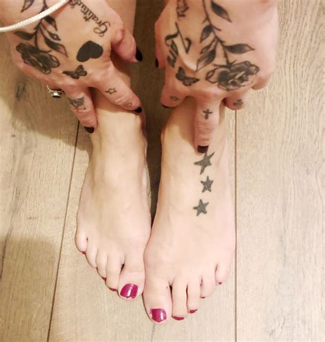 Barefoot tattoos - Fun With Feet