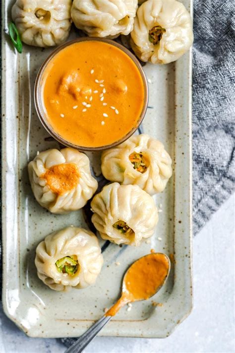 momos red chutney kinastro