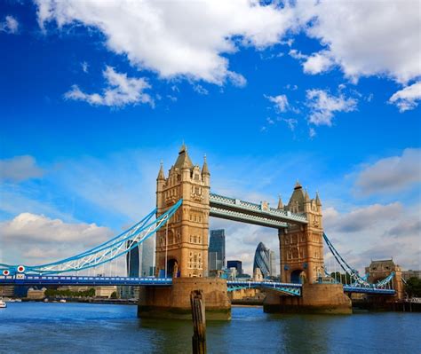 Premium Photo | London tower bridge sunset on thames river