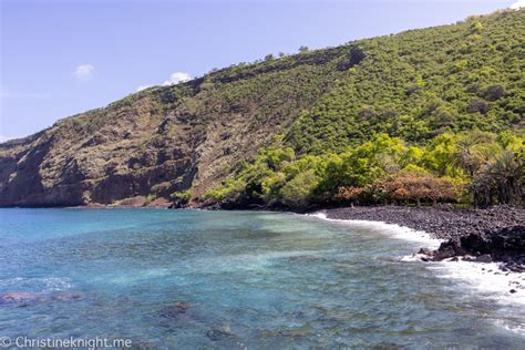 Captain Cook Monument at Kealakekua Bay Viewpoint, Kaelakekua State ...