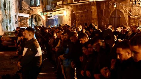 Polis Israel Halang Rakyat Palestin Solat Tarawih Di Masjid Al Aqsa