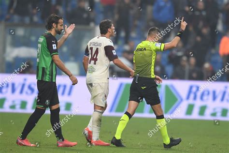 Antonio Giua Refereefrancesco Di Tacchio Salernitana Editorial Stock