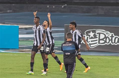 Botafogo X Goiás Onde Assistir Horário E Escalações Metrópoles