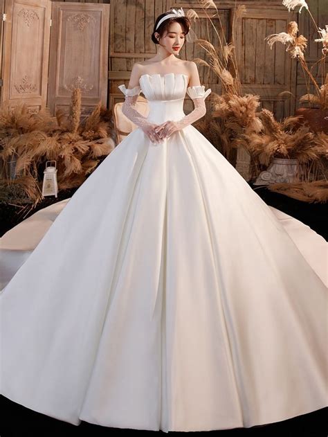 Ghim của light Angil trên Life Wedding Drees Cô dâu Đám cưới Thời