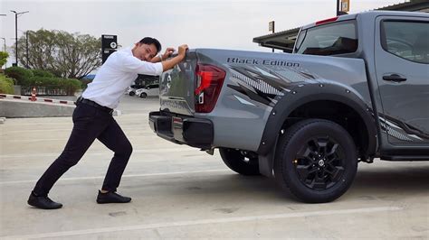 Nissan Navara Black Edition