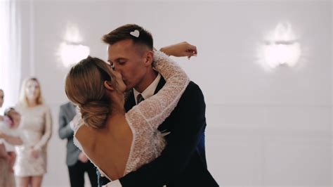 Romantic First Dance Scottandlewis You Are The Reason Romantyczny